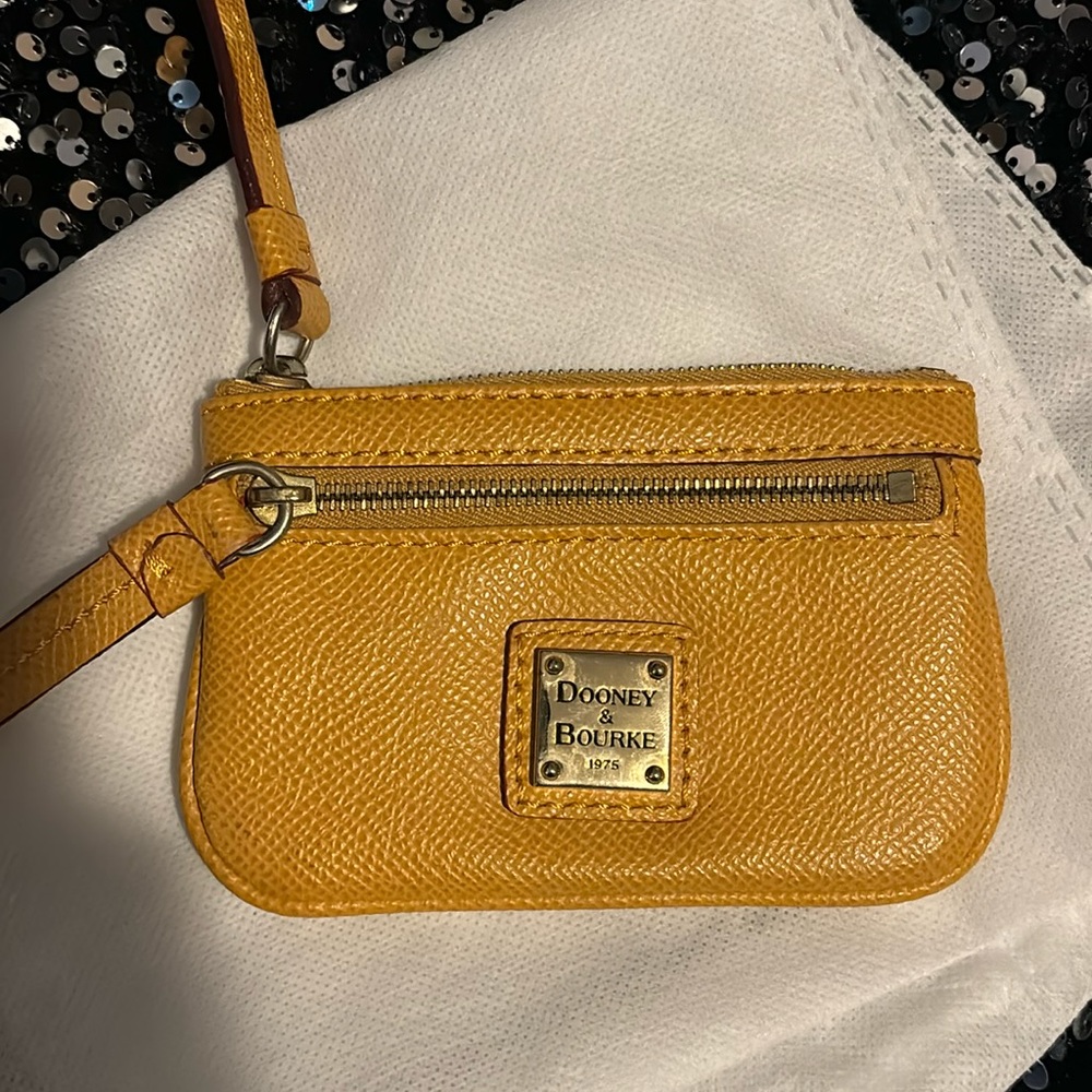 Dooney & Bourke coin bag